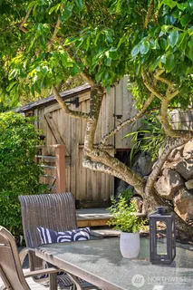 $1,250,000 | 2600 West Howe Street, Seattle, WA 98199