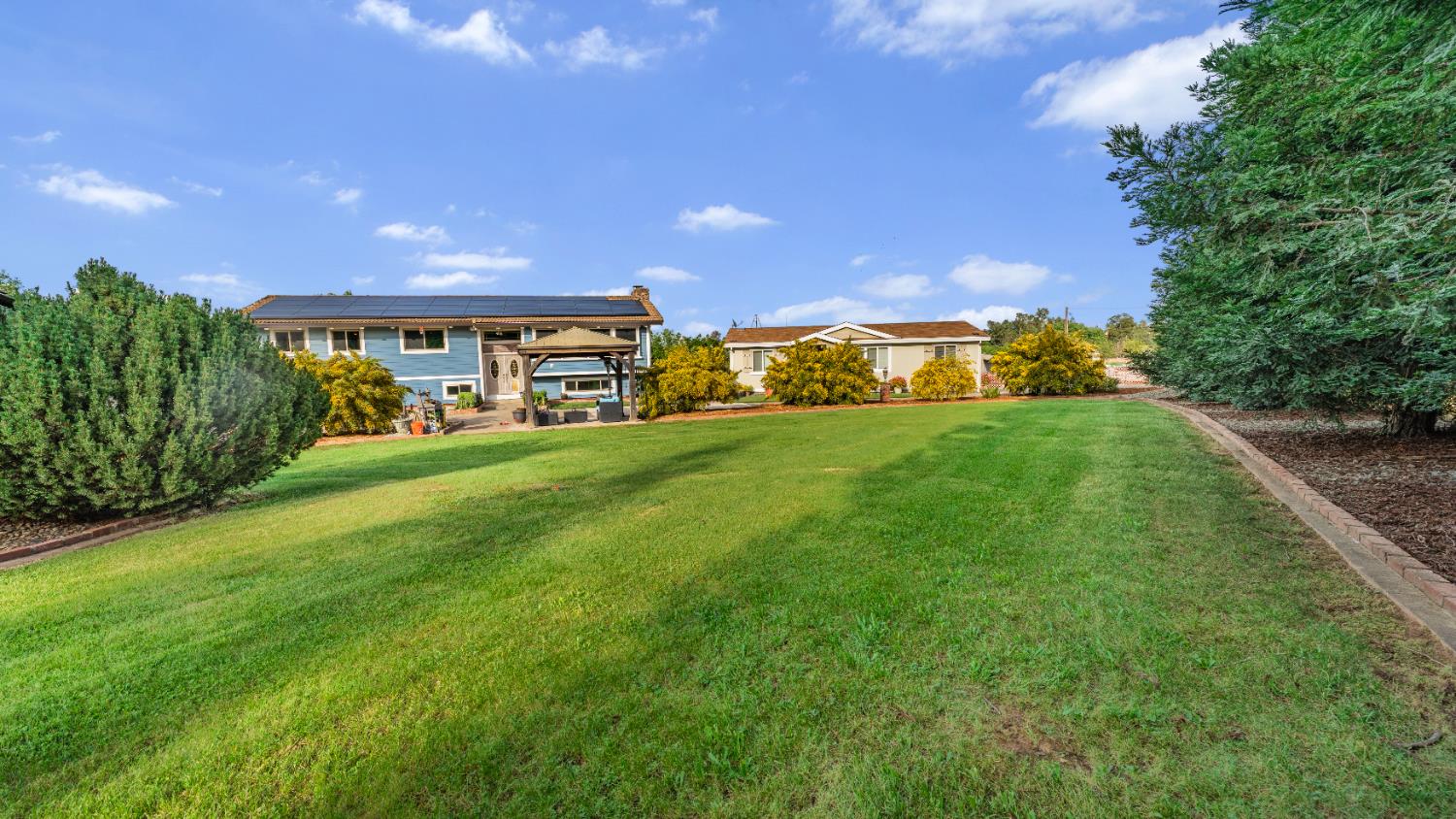 12105 Rising Road Wilton, CA 95693 - Photo 8 of 86