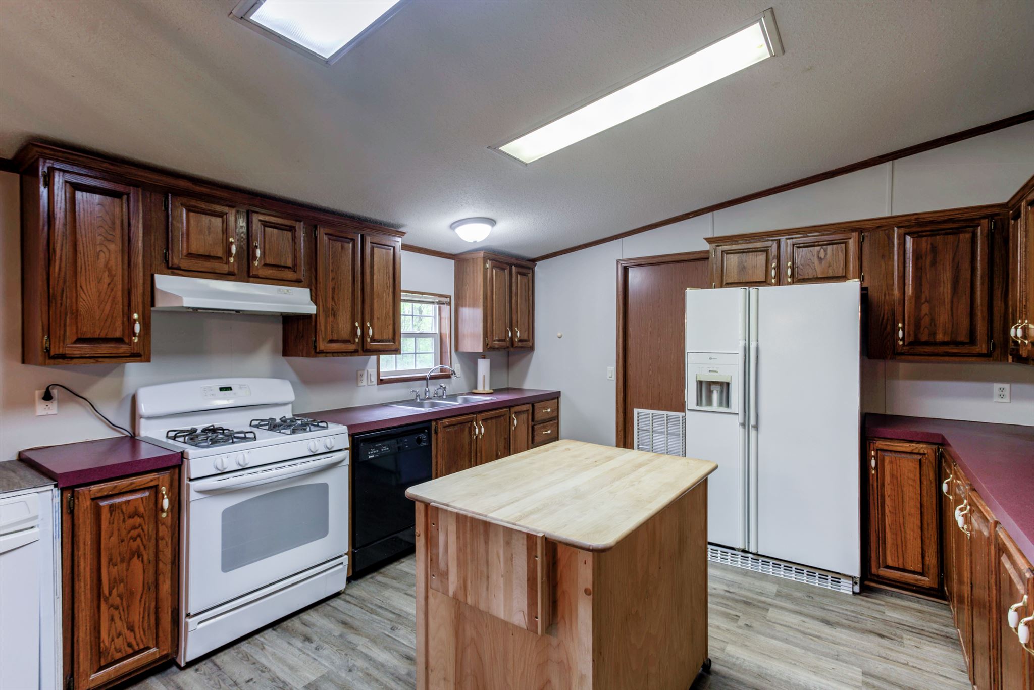 1233 West Eble Road Boonville, IN 47601 - Photo 11 of 35 Gallery Image 11