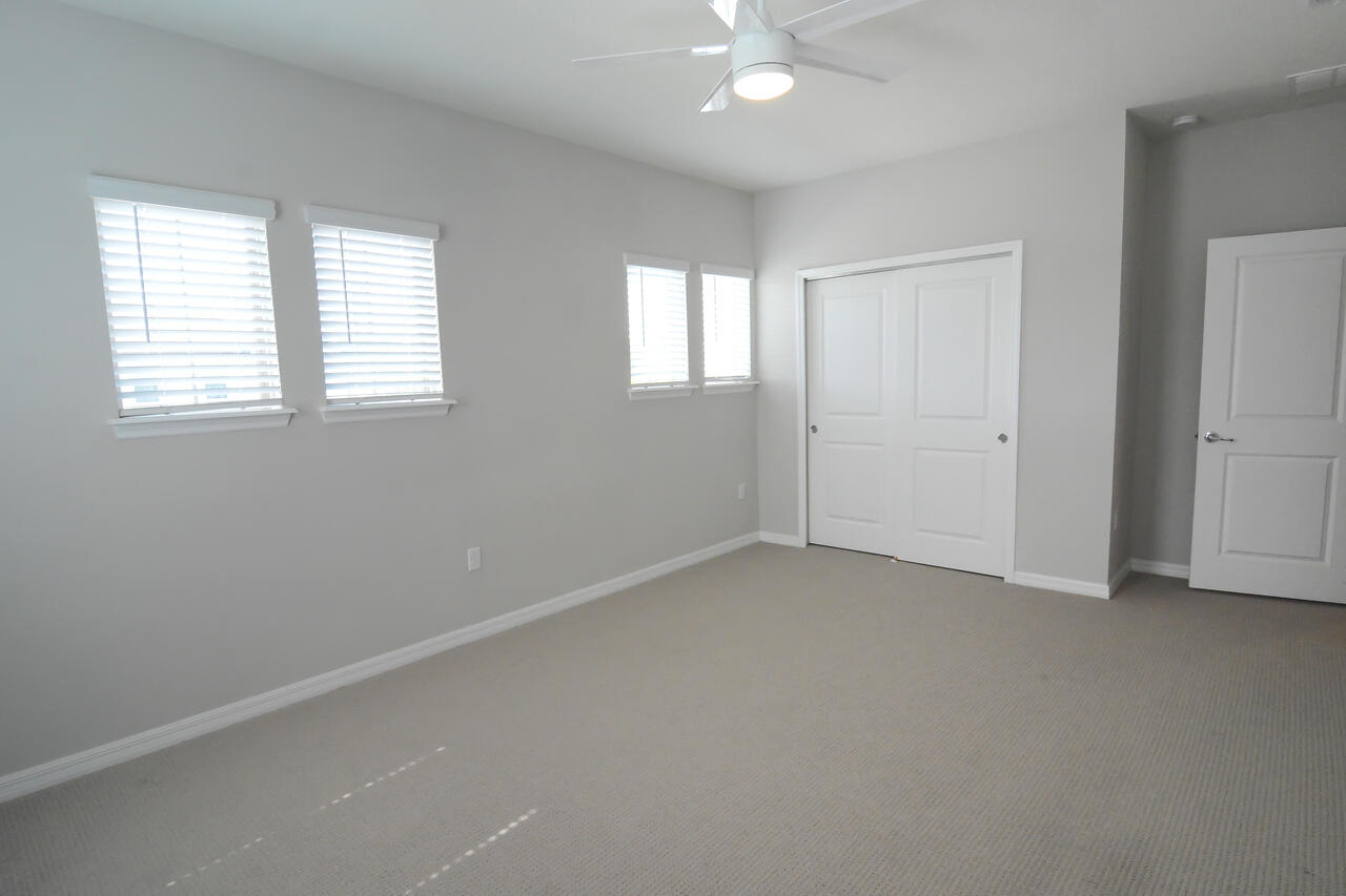 902 Foal Point Oviedo, FL 32765 - Photo 18 of 35 an empty room with a window