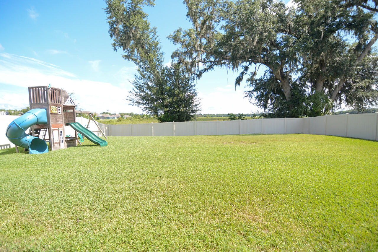 902 Foal Point Oviedo, FL 32765 - Photo 31 of 35 a view of an outdoor space and swimming pool