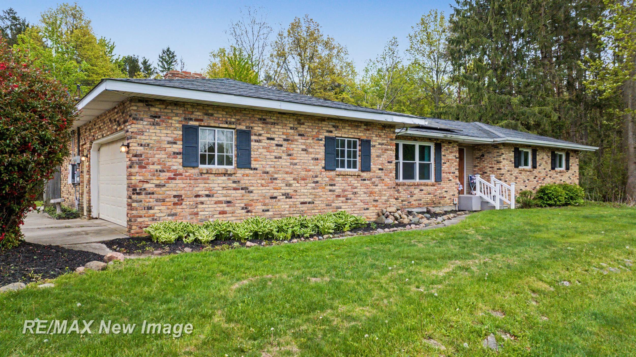 8013 South Merrill Road St. Charles, MI 48655 - Photo 2 of 22