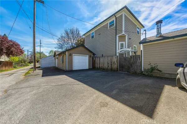 $579,000 | 150 Clear Lake Avenue, Lakeport, CA 95453