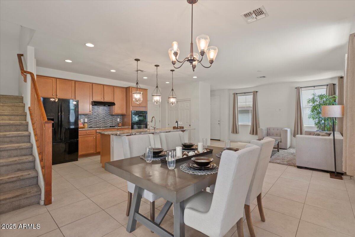 516 North Ranger Trail Gilbert, AZ 85234 - Photo 12 of 34 Dining and Kitchen