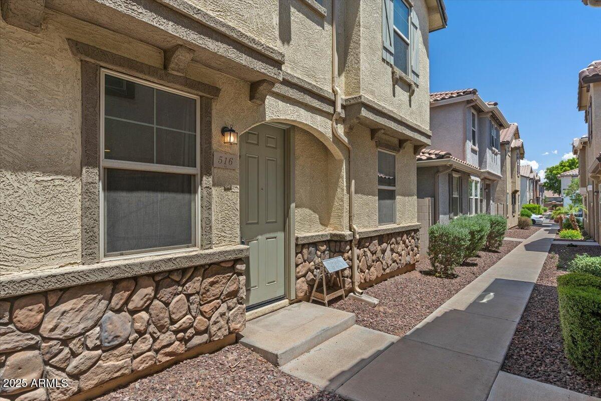 516 North Ranger Trail Gilbert, AZ 85234 - Photo 2 of 34 Front of home and entry