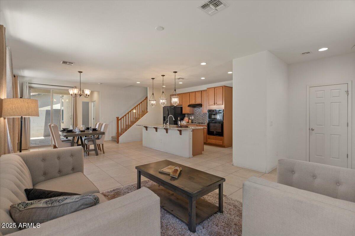 516 North Ranger Trail Gilbert, AZ 85234 - Photo 6 of 34 Living Room