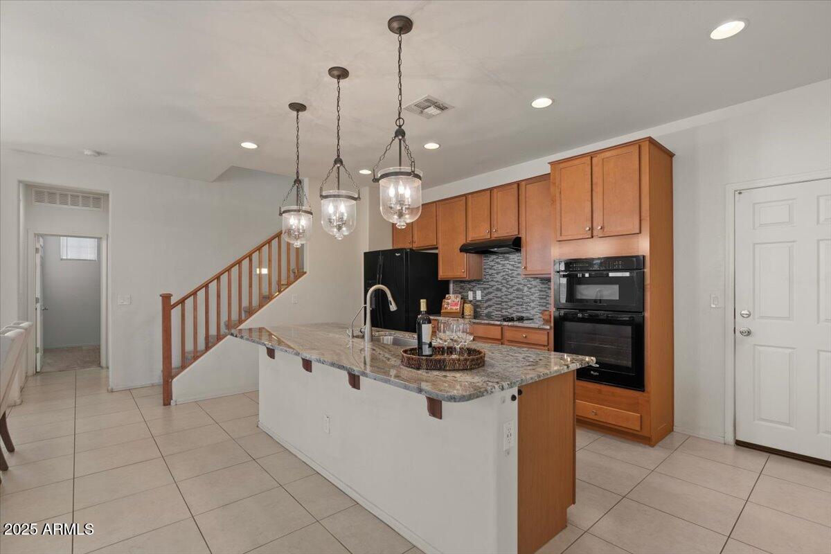 516 North Ranger Trail Gilbert, AZ 85234 - Photo 8 of 34 Kitchen