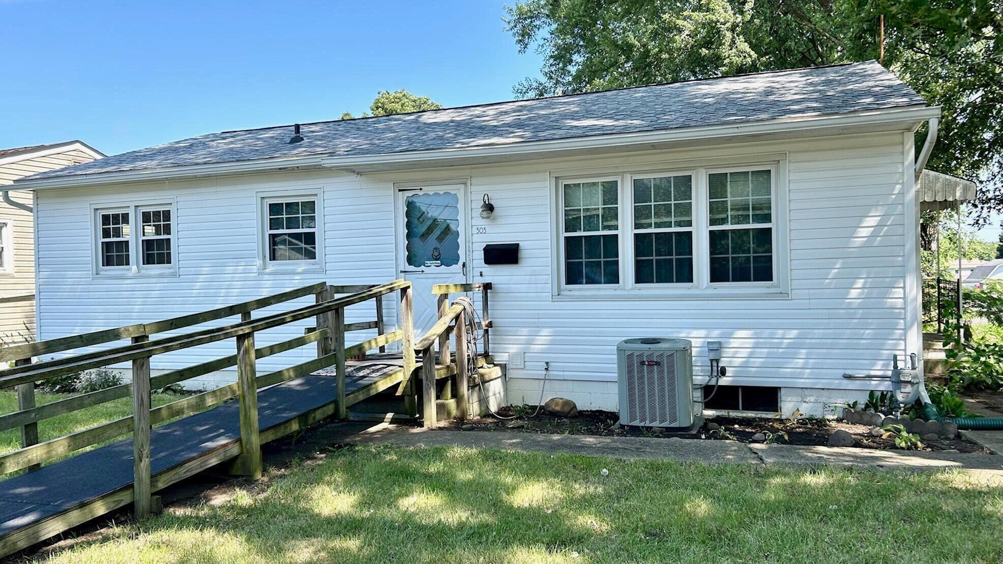 303 Spring Street Lancaster, OH 43130 - Photo 1 of 27 Front