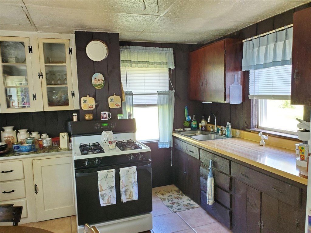 95 White Rock Road Westerly, RI 02891 - Photo 5 of 25