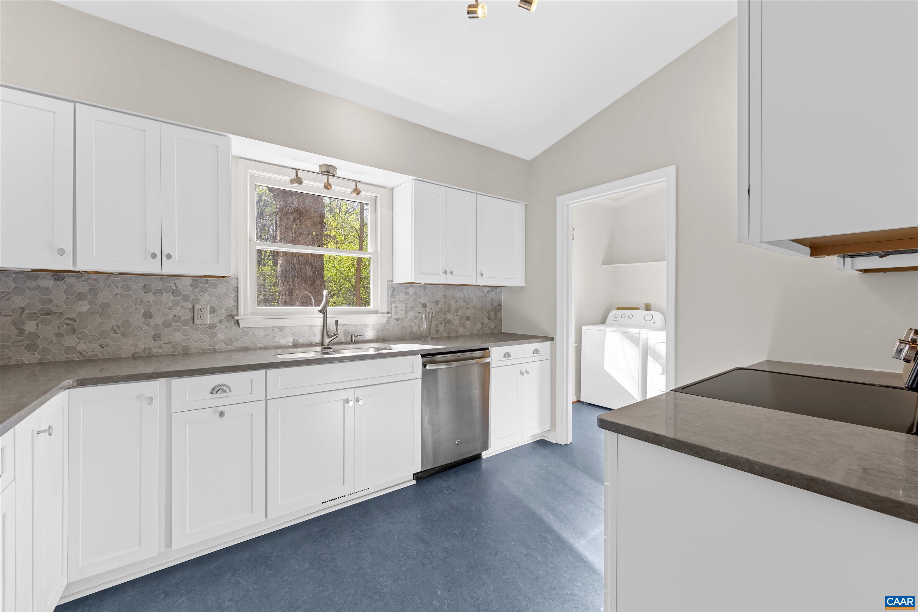 640 Big Oak Road Charlottesville, VA 22903 - Photo 10 of 27
