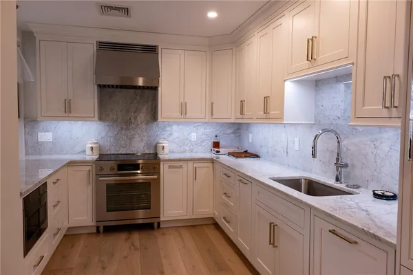$18,000 | 10 Brown & Howard, Unit 104, Newport, RI 02840