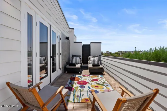 $6,800 | 220 West Monterosa Street, Phoenix, AZ 85013