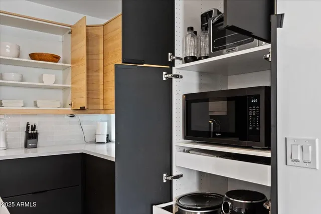 $6,800 | 220 West Monterosa Street, Phoenix, AZ 85013