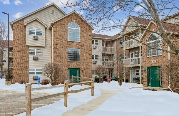 $1,075 | 430 Cunat Boulevard, Unit 3G, Richmond, IL 60071