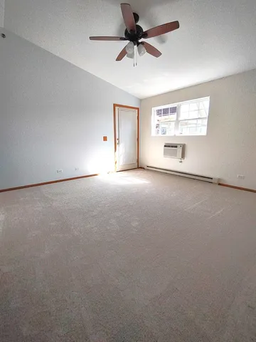 $1,075 | 430 Cunat Boulevard, Unit 3G, Richmond, IL 60071