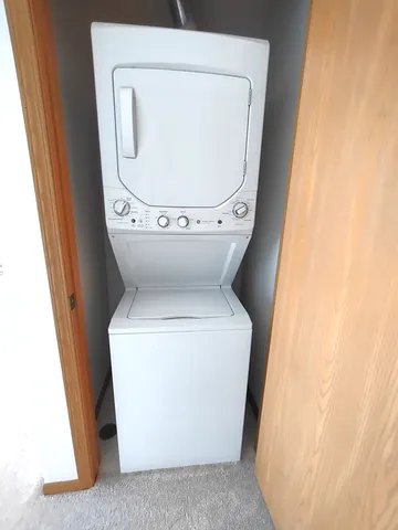 $1,075 | 430 Cunat Boulevard, Unit 3G, Richmond, IL 60071