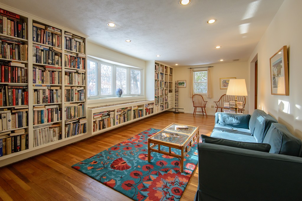 143 Ridge Street Arlington, MA 02474 - Photo 4 of 28