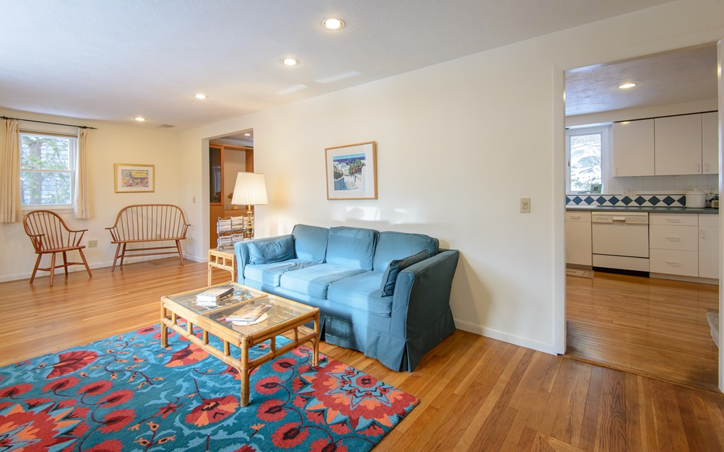 143 Ridge Street Arlington, MA 02474 - Photo 5 of 28