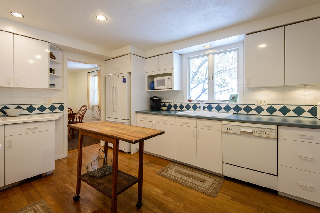 143 Ridge Street Arlington, MA 02474 - Photo 10 of 28