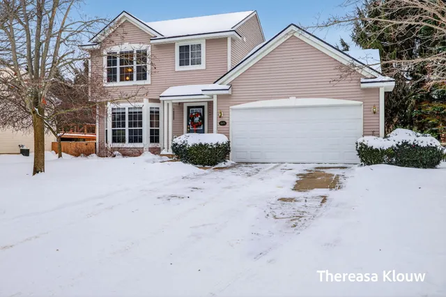 $399,900 | 15158 Briarwood Street, Grand Haven, MI 49417