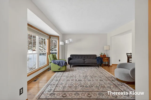 $399,900 | 15158 Briarwood Street, Grand Haven, MI 49417