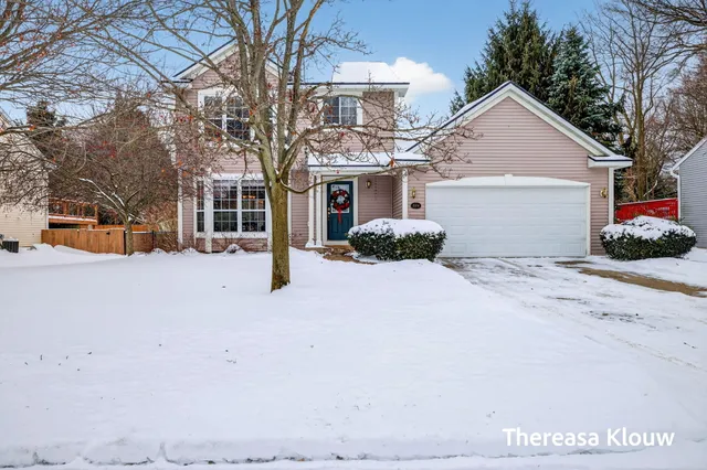 $399,900 | 15158 Briarwood Street, Grand Haven, MI 49417