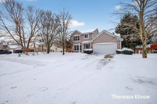 $399,900 | 15158 Briarwood Street, Grand Haven, MI 49417