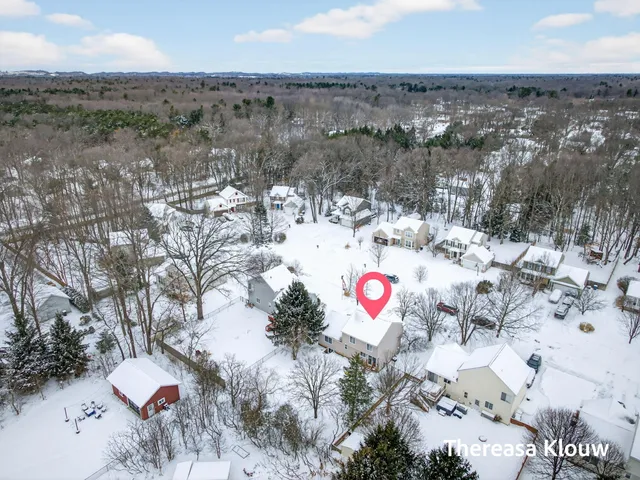 $399,900 | 15158 Briarwood Street, Grand Haven, MI 49417