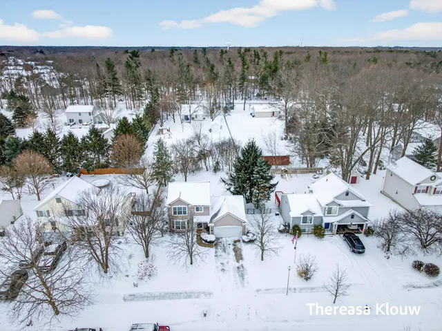 $399,900 | 15158 Briarwood Street, Grand Haven, MI 49417