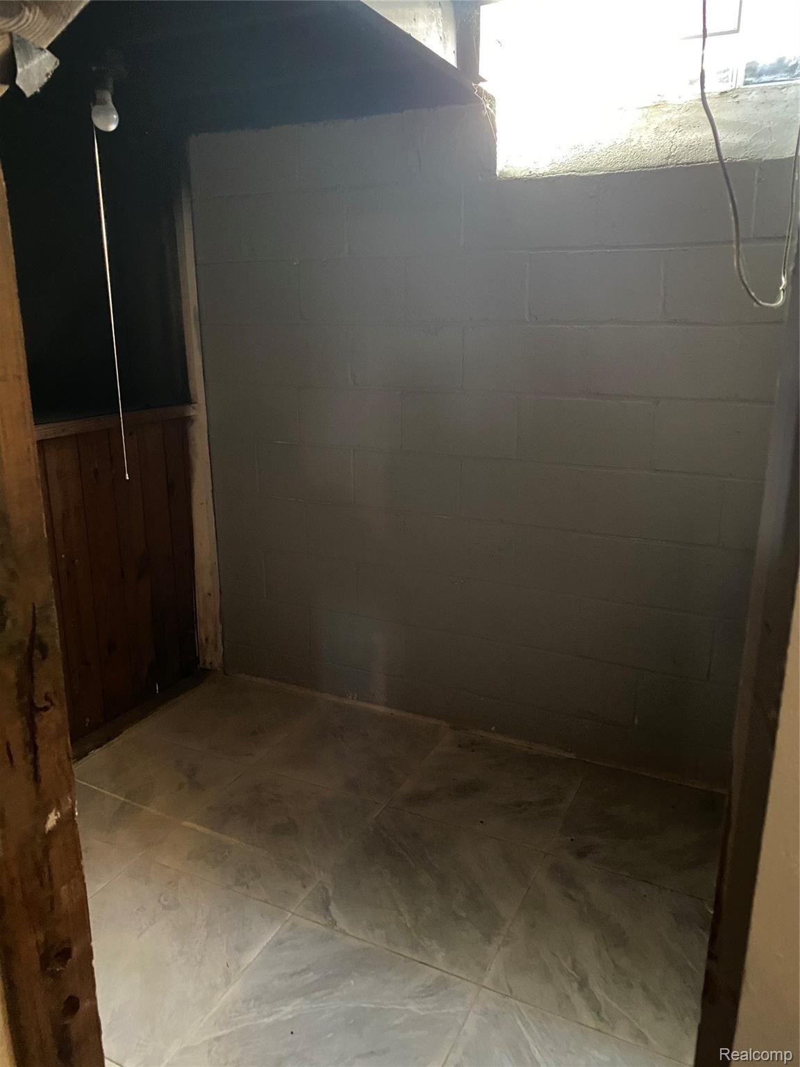 15834 Evergreen Road Detroit, MI 48223 - Photo 21 of 28 tempImage5o9GmL.jpg