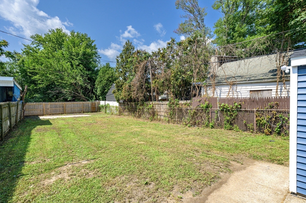 196 Massasoit Street Springfield, MA 01107 - Photo 29 of 32 Gallery Image 29