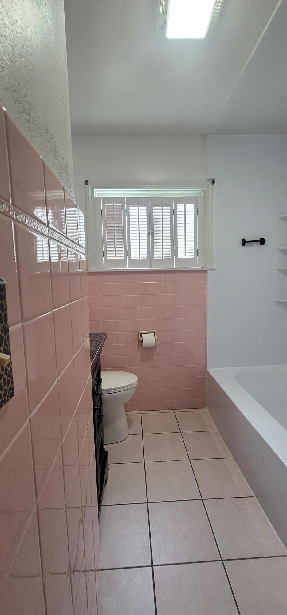 601 Isabelle Avenue Racine, WI 53402 - Photo 28 of 39 Bathroom