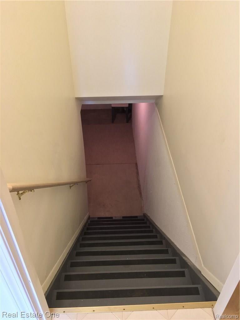 30 Pine Tree Ridge Waterford, MI 48327 - Photo 17 of 21 IMG_5564.JPG
