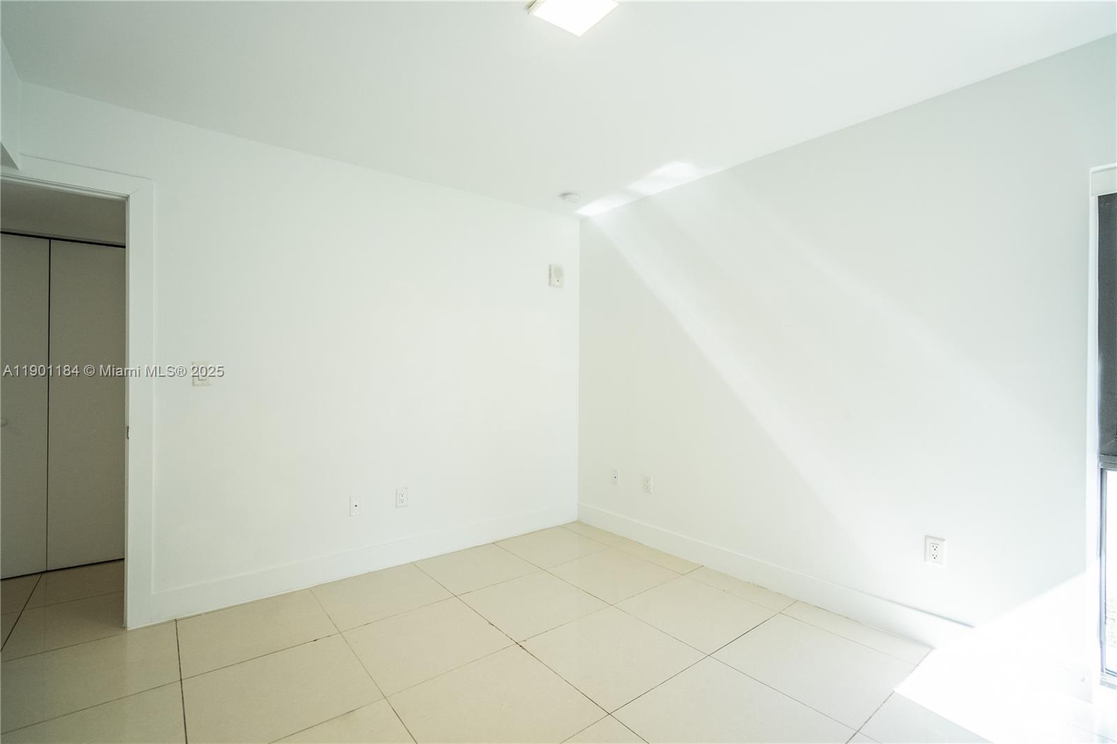 1985 Bay Drive, Unit 111 Miami Beach, FL 33141 - Photo 14 of 20 a view of small space