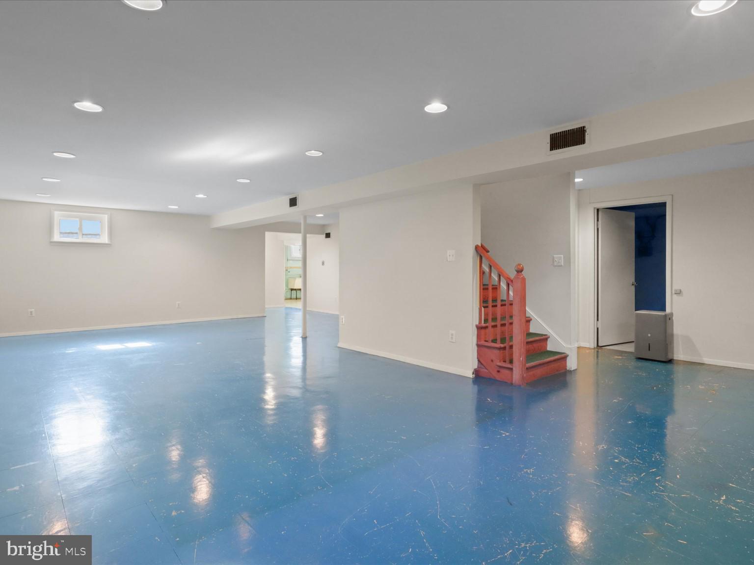 1002 Beverley Drive Alexandria, VA 22302 - Photo 35 of 46 a view of empty room with wooden floor