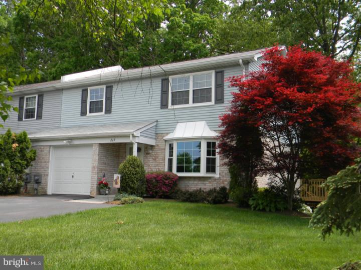 219 Llandovery Drive Exton, PA 19341 - Photo 2 of 25 Exterior Front