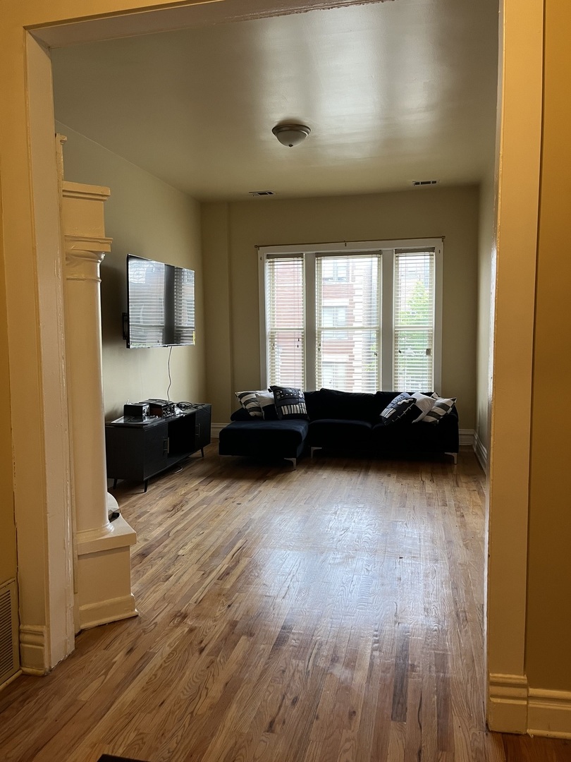 4429 South Calumet Avenue, Unit 2 Chicago, IL 60653 - Photo 2 of 17
