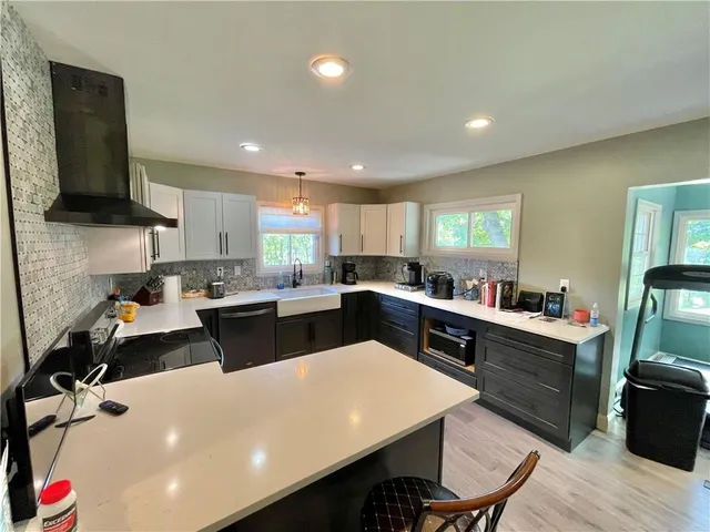 $385,000 | 10207 Northwest Barry Road, Kansas City, MO 64153