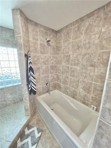 $385,000 | 10207 Northwest Barry Road, Kansas City, MO 64153