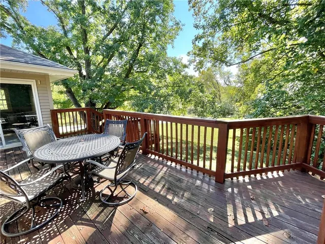 $385,000 | 10207 Northwest Barry Road, Kansas City, MO 64153