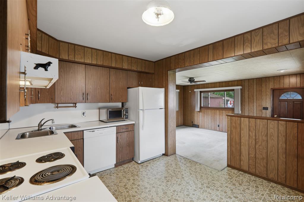 3807 Harding Street Dearborn, MI 48124 - Photo 8 of 38