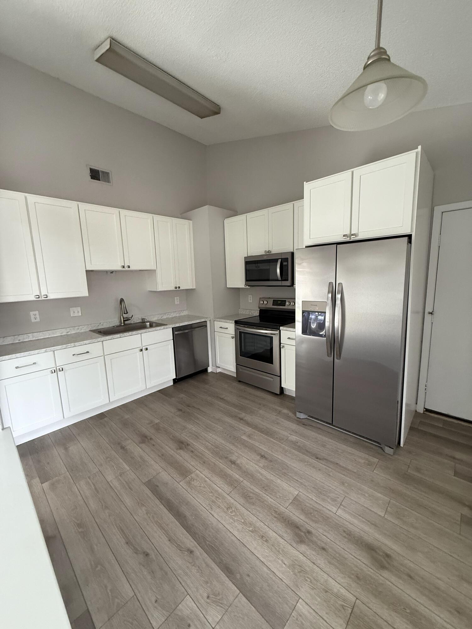 Undisclosed Address Mount Pleasant, SC 29466 - Photo 3 of 13 IMG_1874