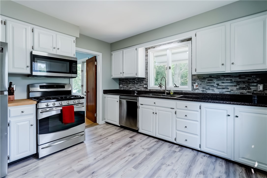 100 Walnut Park Irondequoit, NY 14622 - Photo 16 of 31