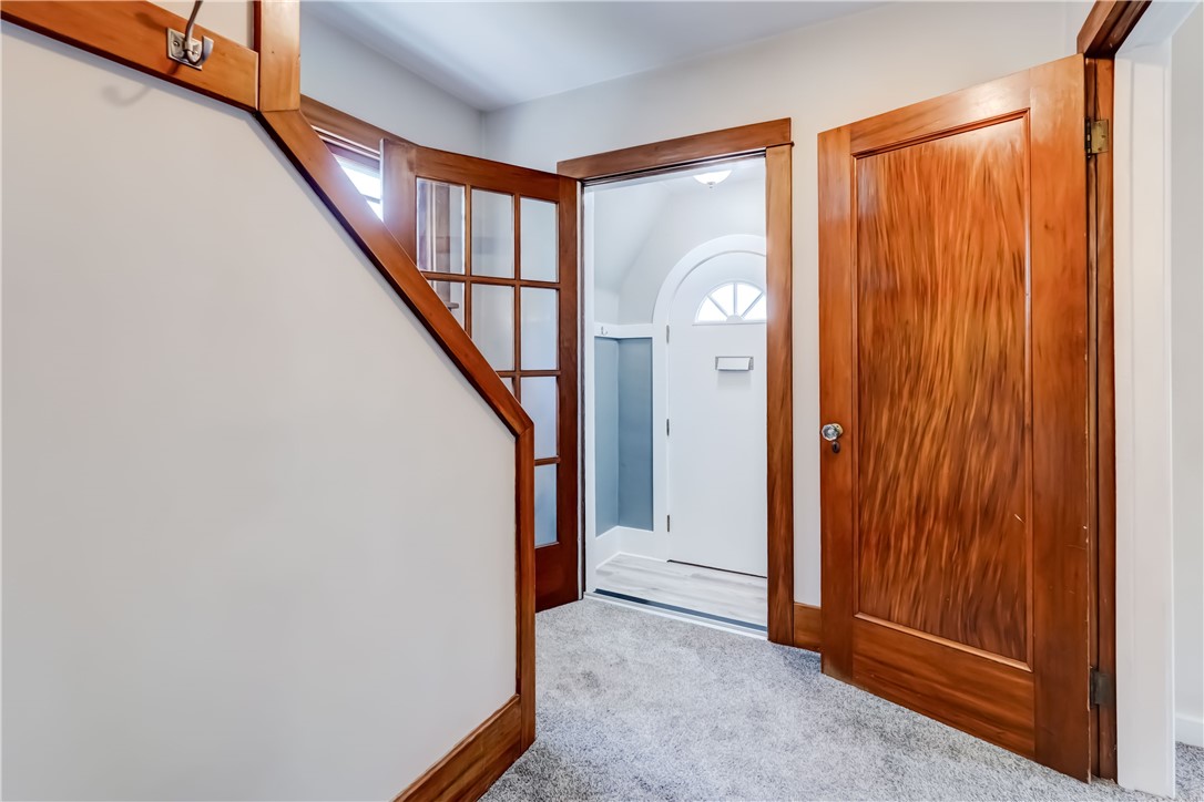 100 Walnut Park Irondequoit, NY 14622 - Photo 4 of 31