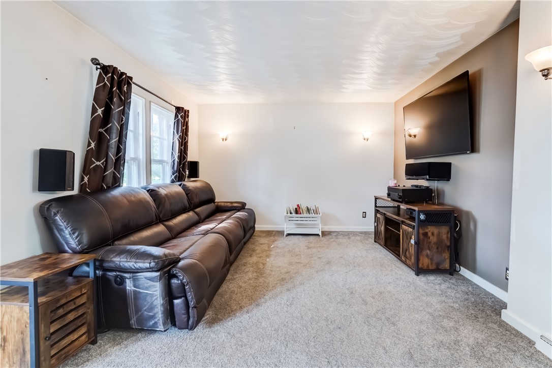 100 Walnut Park Irondequoit, NY 14622 - Photo 6 of 31