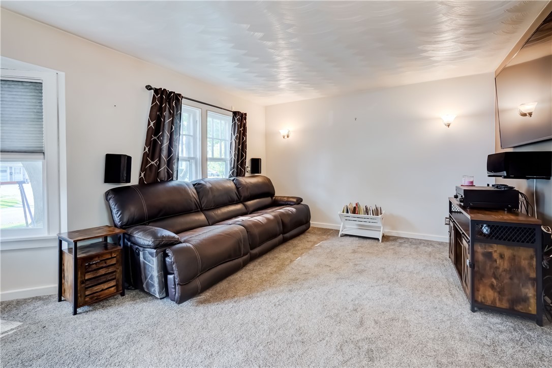 100 Walnut Park Irondequoit, NY 14622 - Photo 7 of 31