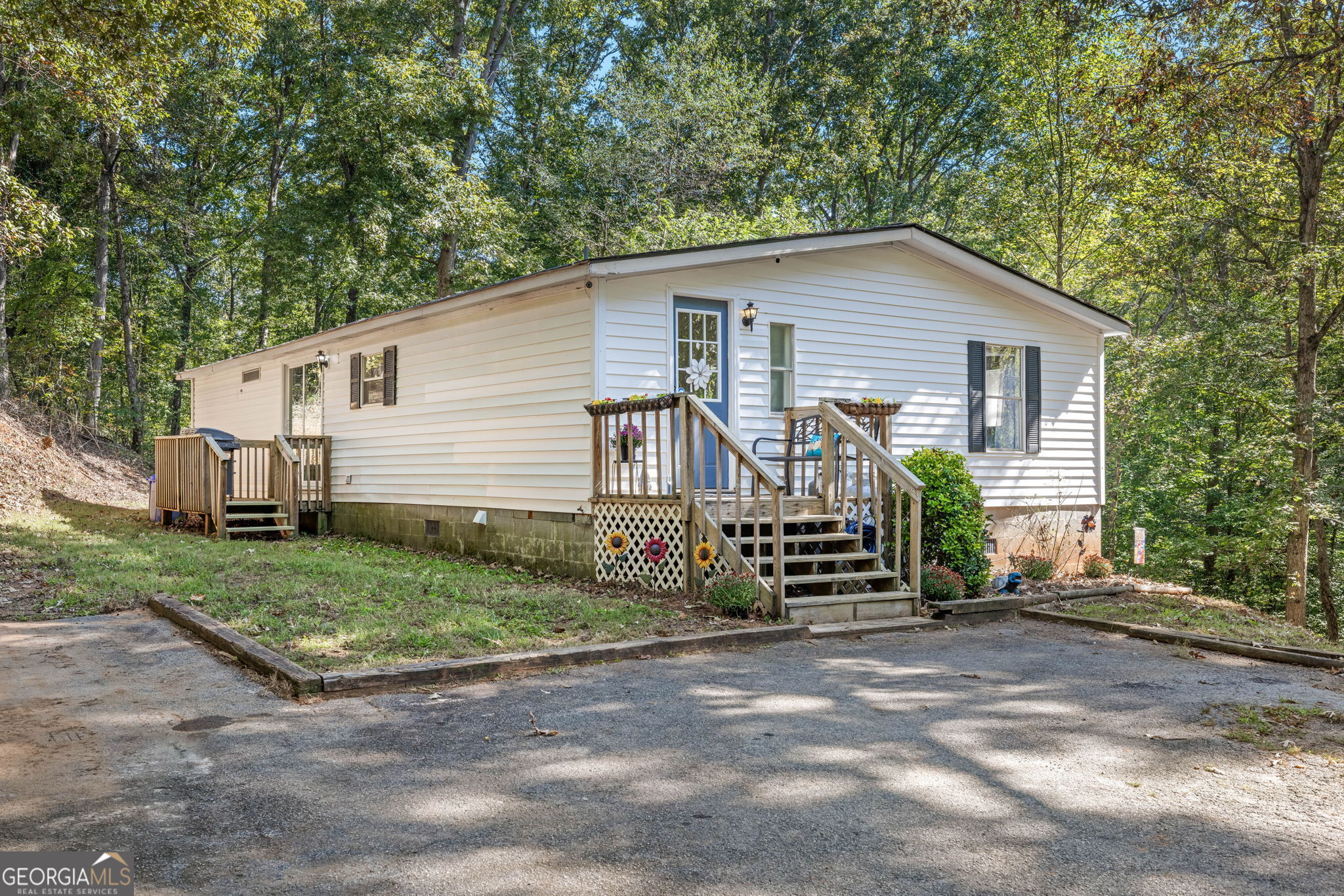 205 Whitewater Road Demorest, GA 30535 - Photo 2 of 27