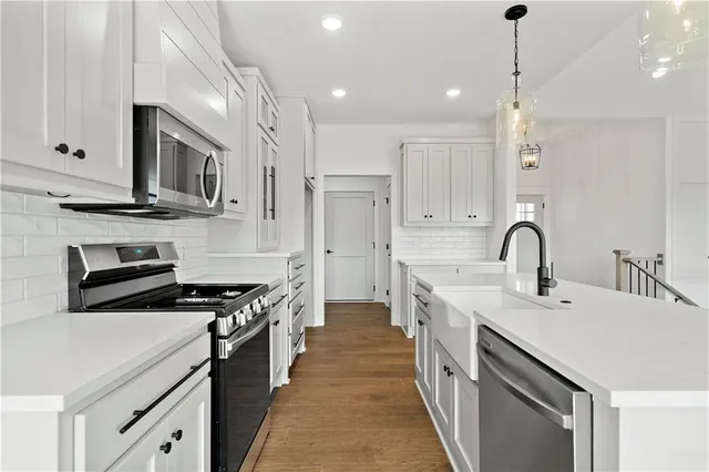 $636,900 | 4490 Aspen Drive, Basehor, KS 66007