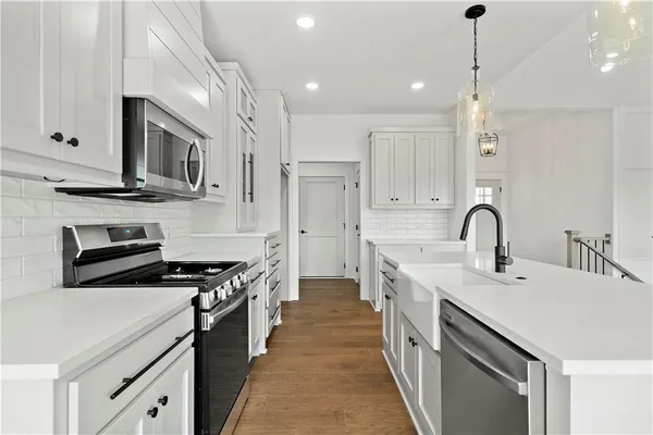 $636,900 | 4490 Aspen Drive, Basehor, KS 66007