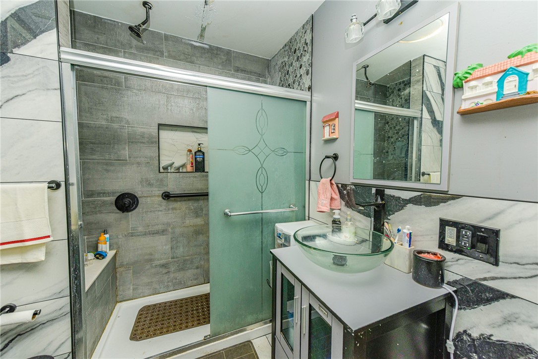 219 Hebard Street Rochester, NY 14605 - Photo 15 of 28